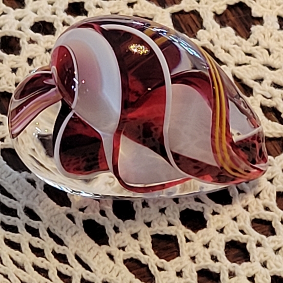 Art Glass Heart Paperweight with Red and White Swirls Heart. - Picture 7 of 12